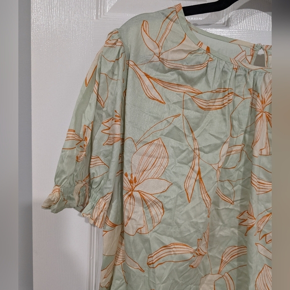 Ava & Viv Green and Orange Floral Short Sleeve Blouse in Size 1X - Picture 5 of 11